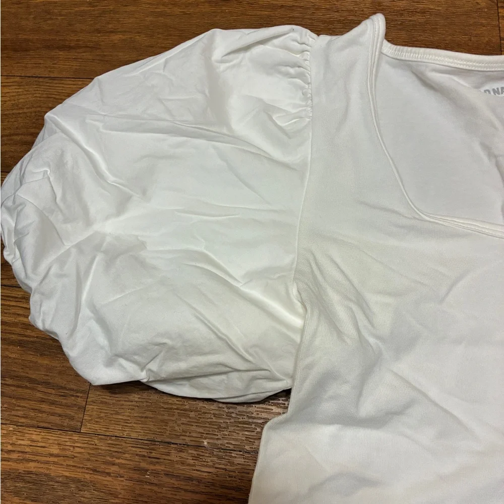 Women’s Old Navy White Puffy Sleeve Top Size Medium